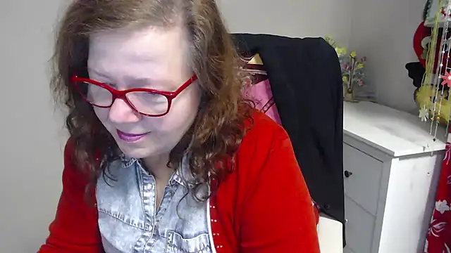 Snapshot of Adelewildx chatting on 02-12-25, 04:23 Adelewildx online show from 02-12-25, 04:23