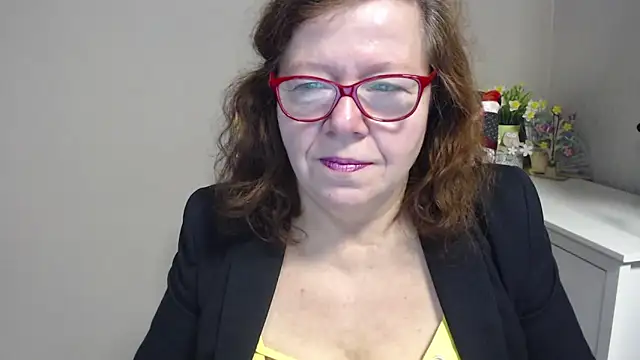 Snapshot of Adelewildx chatting on 02-13-25, 04:54 Adelewildx online show from 02-13-25, 04:54