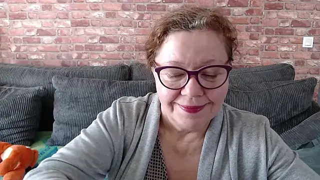 Snapshot of Adelewildx chatting on 02-15-25, 11:17 Adelewildx online show from 02-15-25, 11:17