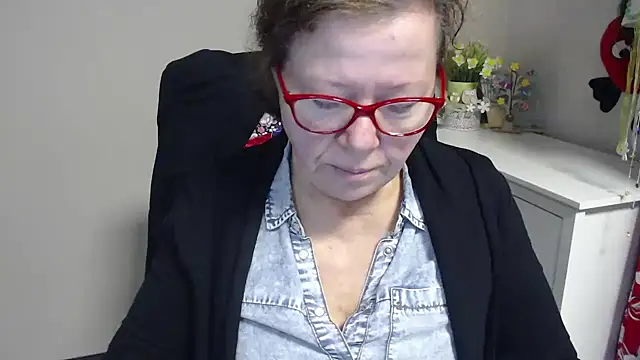 Snapshot of Adelewildx chatting on 02-19-25, 05:16 Adelewildx online show from 02-19-25, 05:16