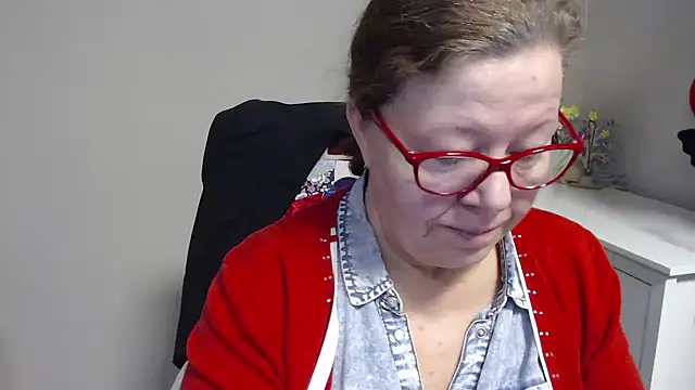 Snapshot of Adelewildx chatting on 02-20-25, 04:50 Adelewildx online show from 02-20-25, 04:50