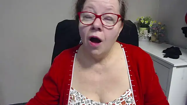 Snapshot of Adelewildx chatting on 02-24-25, 04:16 Adelewildx online show from 02-24-25, 04:16