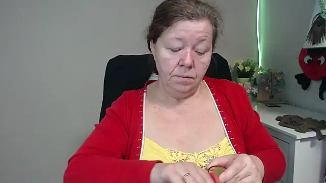 Snapshot of Adelewildx chatting on 02-25-25, 04:46 Adelewildx online show from 02-25-25, 04:46