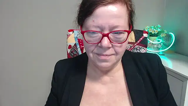 Snapshot of Adelewildx chatting on 03-06-25, 04:30 Adelewildx online show from 03-06-25, 04:30