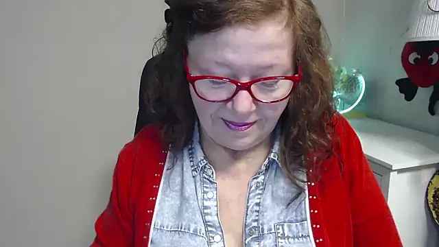 Snapshot of Adelewildx chatting on 03-12-25, 04:41 Adelewildx online show from 03-12-25, 04:41