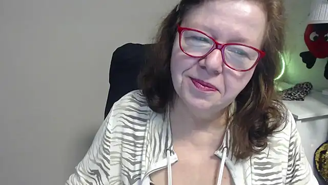 Snapshot of Adelewildx chatting on 03-18-25, 07:19 Adelewildx online show from 03-18-25, 07:19