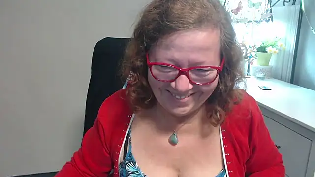 Snapshot of Adelewildx chatting on 09-16-25, 04:02 Adelewildx online show from 09-16-25, 04:02