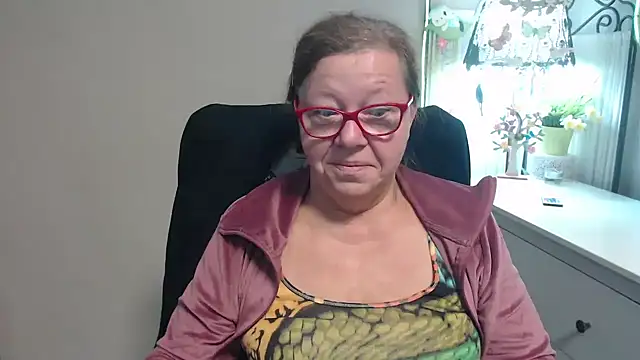 Snapshot of Adelewildx chatting on 09-23-25, 03:20 Adelewildx online show from 09-23-25, 03:20