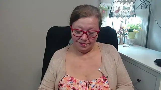 Snapshot of Adelewildx chatting on 09-24-25, 03:21 Adelewildx online show from 09-24-25, 03:21