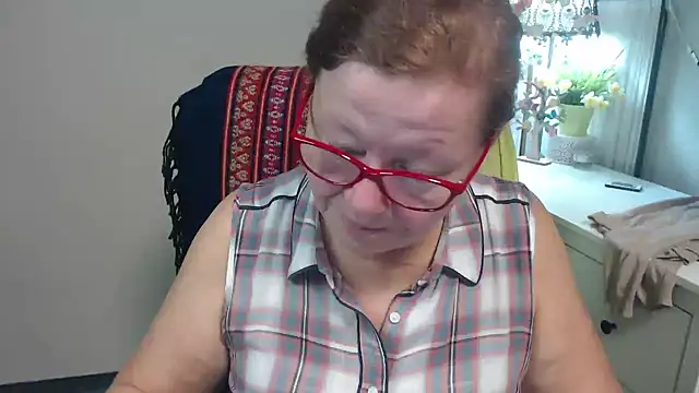 Snapshot of Adelewildx chatting on 10-14-25, 03:18 Adelewildx online show from 10-14-25, 03:18