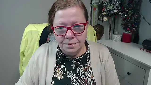 Snapshot of Adelewildx chatting on 12-19-25, 04:30 Adelewildx online show from 12-19-25, 04:30