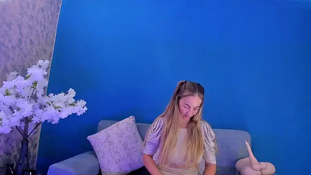 BellaMarieX online show from 04-11-26, 08:35