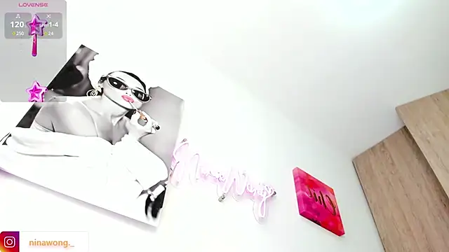 NinaWong online show from 03-04-25, 02:32