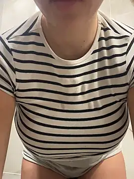 Snapshot of Liiaa chatting on 03-05-25, 06:23 Liiaa online show from 03-05-25, 06:23