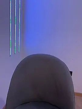 Snapshot of Liiaa chatting on 03-20-25, 12:43 Liiaa online show from 03-20-25, 12:43