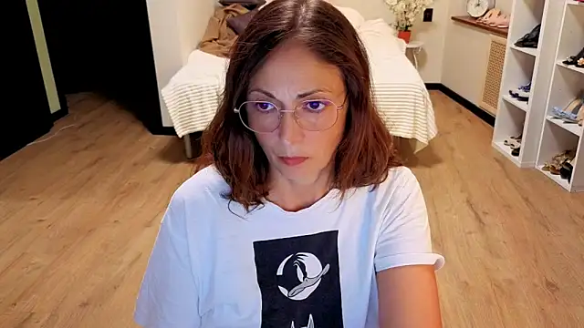 CaringSophie online show from 06-05-26, 05:29