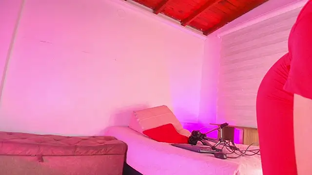 emyli sw  online show from 09-20-25, 03:07