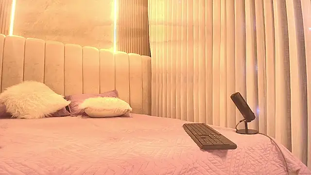 emyli sw  online show from 02-04-26, 03:12