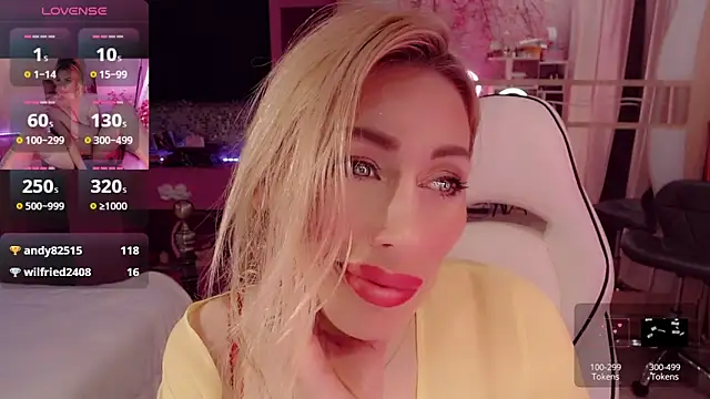 AnnieGOld  online show from 11-05-25, 06:41