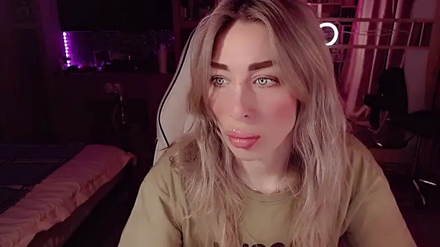 AnnieGOld  online show from 03-12-26, 07:53