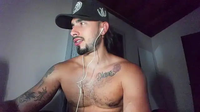 Snapshot of Baky_sexy chatting on 10-05-25, 11:13 Baky sexy online show from 10-05-25, 11:13