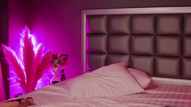 Anais Bloom online show from 02-12-25, 02:35