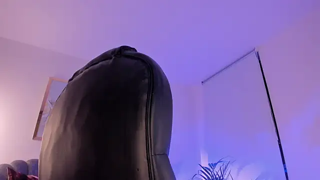 Snapshot of ZoePresleyX chatting on 12-12-24, 12:59 ZoePresleyX online show from 12-12-24, 12:59