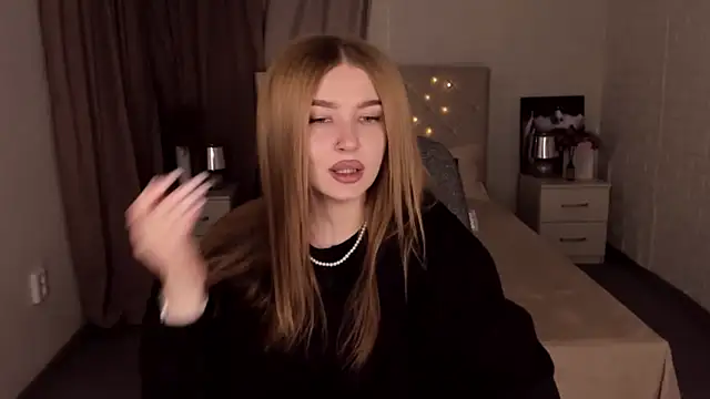 ViolettaLopez online show from 01-29-25, 02:32