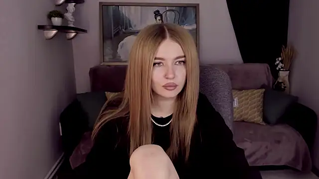 ViolettaLopez online show from 01-31-25, 02:39