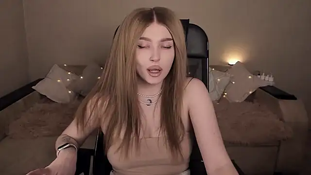 ViolettaLopez online show from 02-20-25, 03:41