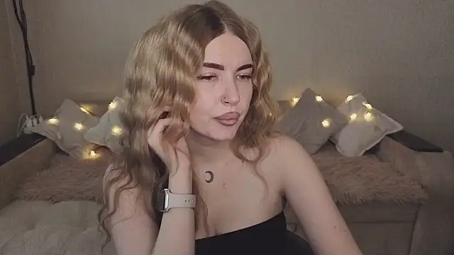 ViolettaLopez online show from 09-30-25, 01:27