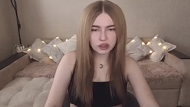 ViolettaLopez online show from 10-24-25, 10:11