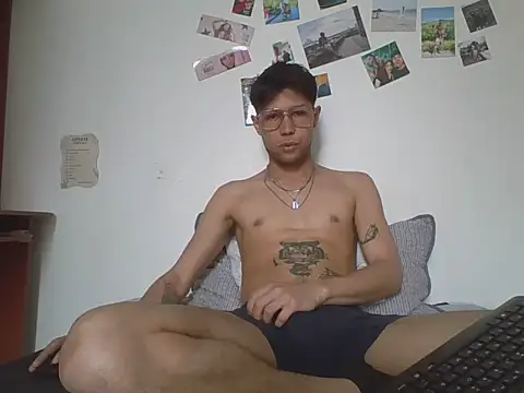 YourDirtyboy242 online show from 11-10-25, 04:39