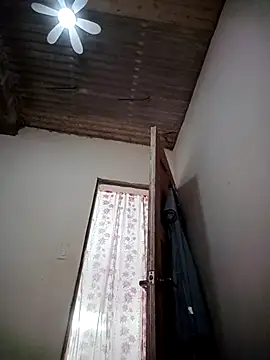 Snapshot of TropicalFlower chatting on 04-11-26, 08:18 TropicalFlower online show from 04-11-26, 08:18