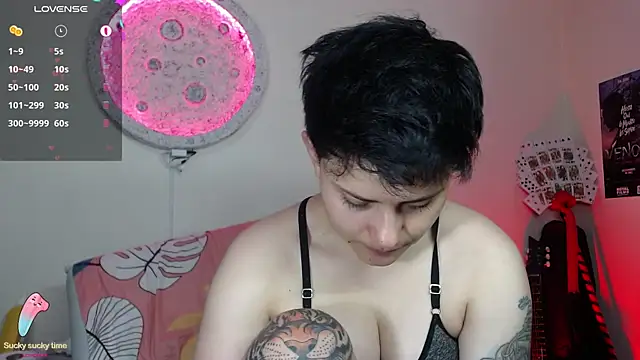 girl intense444 online show from 03-01-25, 07:48