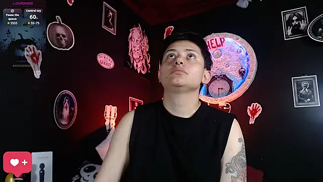 girl intense444 online show from 10-28-25, 07:27