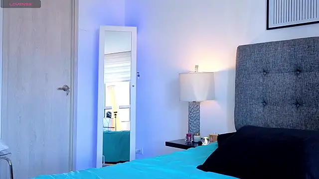 mandi4pole  online show from 03-22-25, 08:48