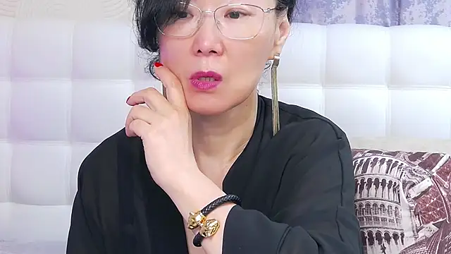 Asian legs online show from 10-27-25, 09:13