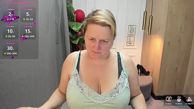 Snapshot of ScarlettSoft chatting on 11-11-25, 05:40 ScarlettSoft online show from 11-11-25, 05:40