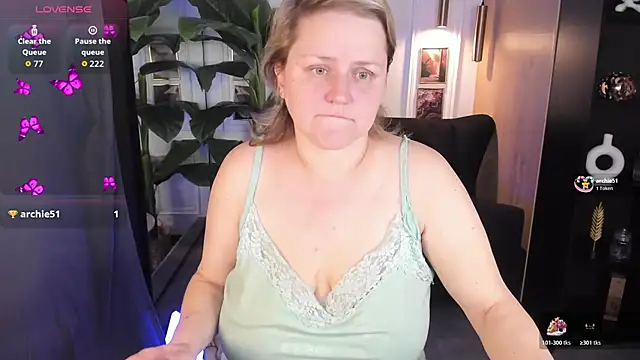 Snapshot of ScarlettSoft chatting on 05-15-26, 05:47 ScarlettSoft online show from 05-15-26, 05:47