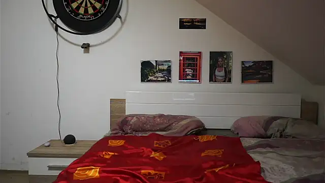 Moistdevil online show from 10-22-25, 04:29