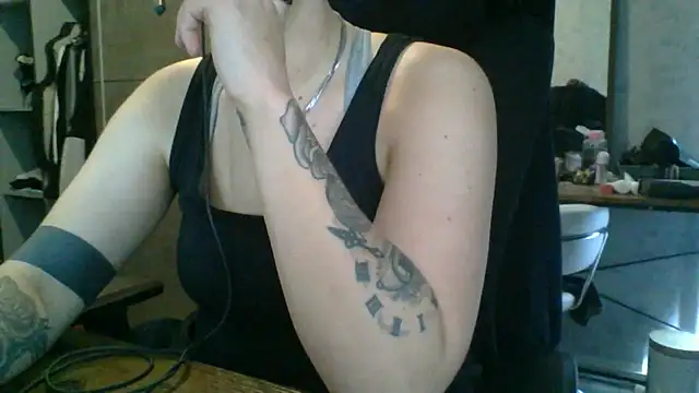 Snapshot of geilmeisje98 chatting on 10-02-25, 12:01 geilmeisje98 online show from 10-02-25, 12:01