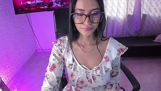 PaulinaBelushi online show from 04-15-26, 09:04