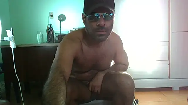 Snapshot of MILITARS chatting on 06-05-26, 07:19 MILITARS online show from 06-05-26, 07:19