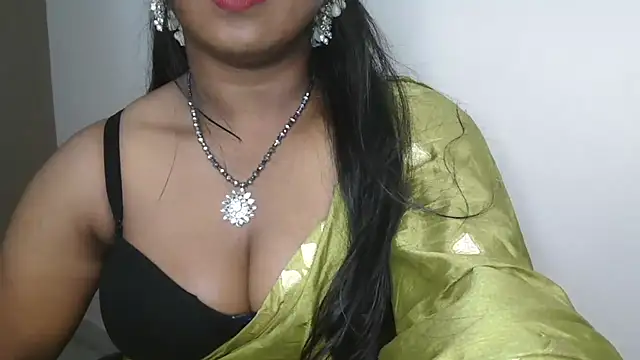 Snapshot of Dhiyapink chatting on 11-19-25, 05:02 Dhiyapink online show from 11-19-25, 05:02