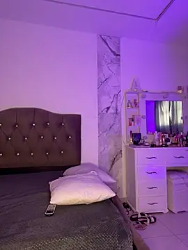 alysson 18 online show from 04-11-26, 01:15