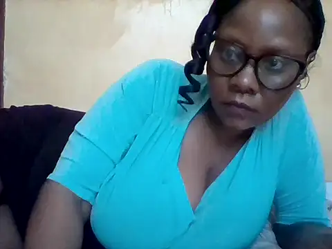 Snapshot of Africangal chatting on 05-11-26, 11:16 Africangal online show from 05-11-26, 11:16