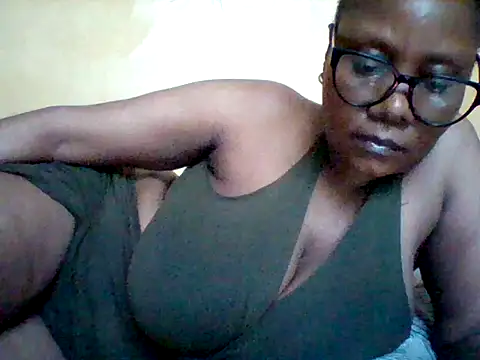 Snapshot of Africangal chatting on 06-02-26, 08:27 Africangal online show from 06-02-26, 08:27