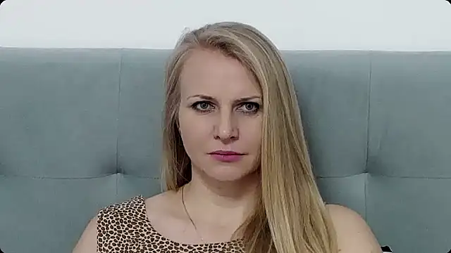 K  Adrienne online show from 01-11-25, 09:04