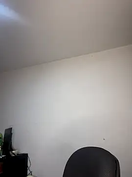 Snapshot of RsellAmb chatting on 12-19-25, 12:28 RsellAmb online show from 12-19-25, 12:28